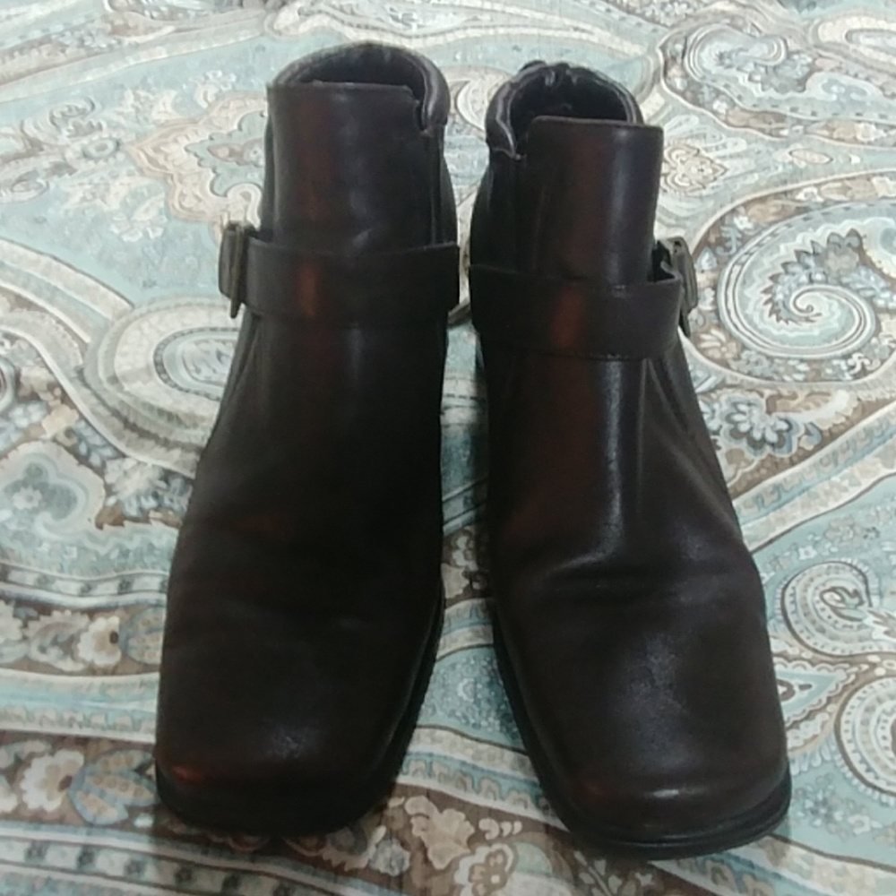 Ladies St. John's Bay Ankle Boots